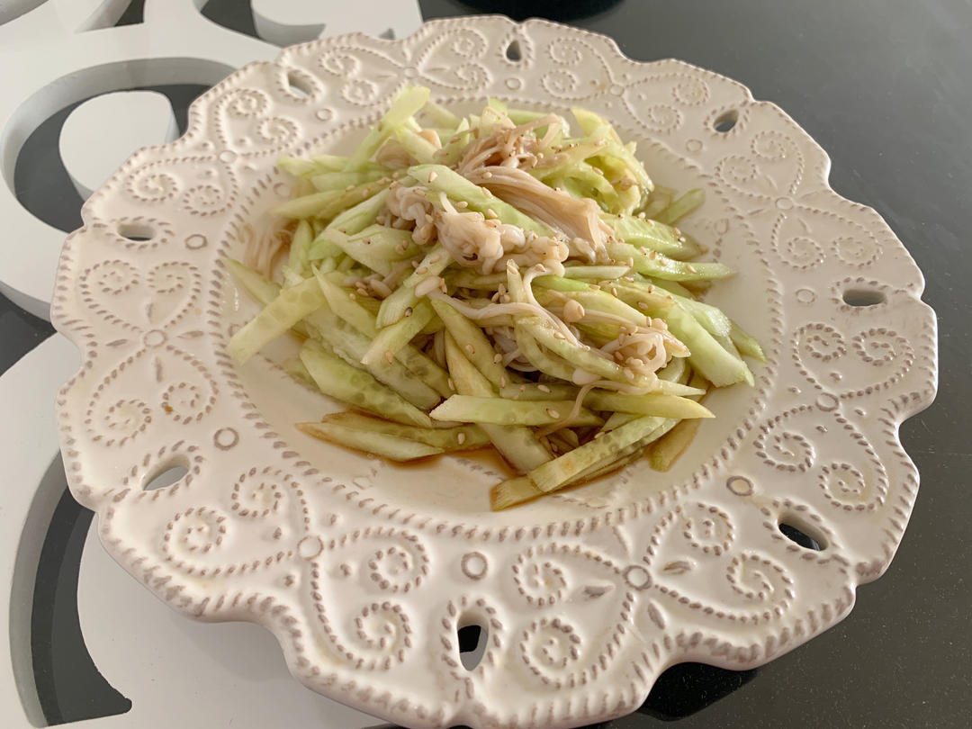 爽口金针菇拌黄瓜🥒