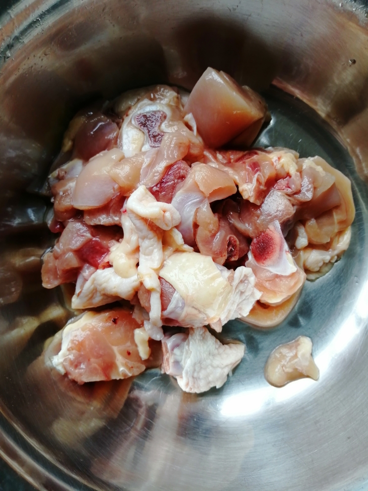 鸡肉这样蒸出来又滑又嫩还吃不胖（虫草香菇蒸滑鸡🐔）的做法 步骤4