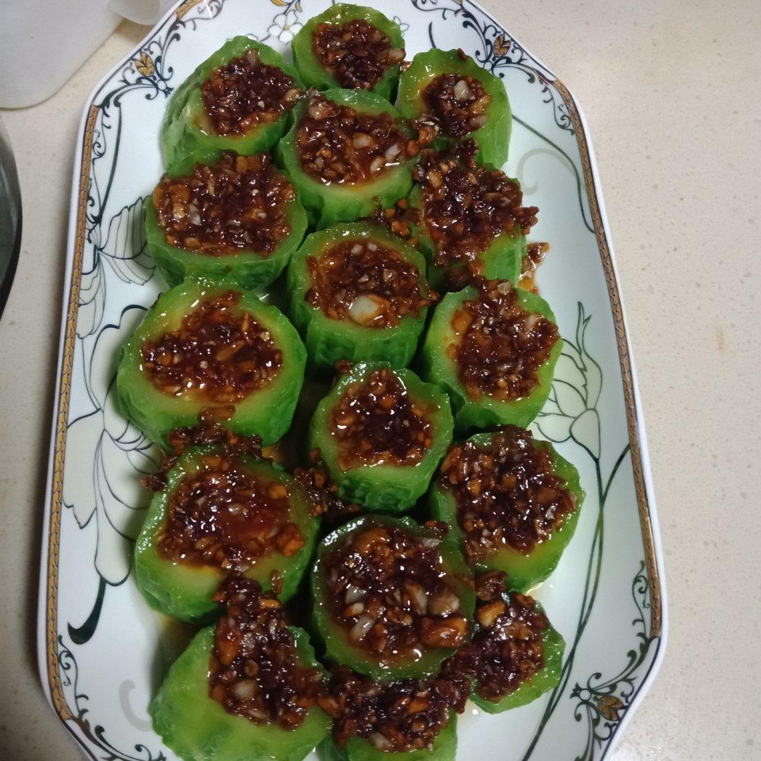 只需要五分钟就可以的美味蒜蓉蒸丝瓜