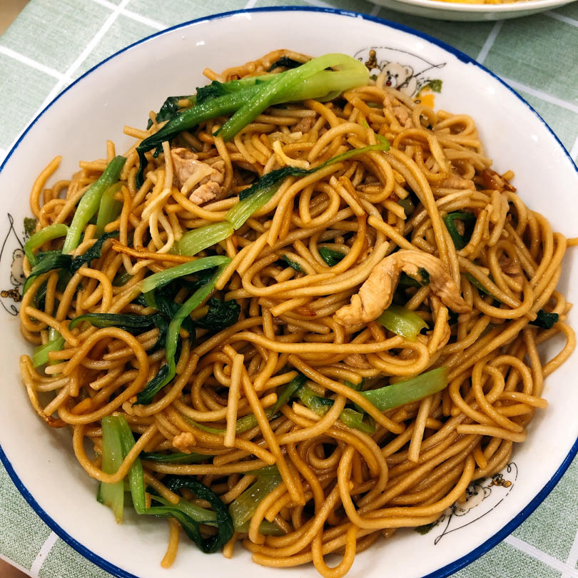 momokogio做的老上海味道鸡毛菜肉丝炒面