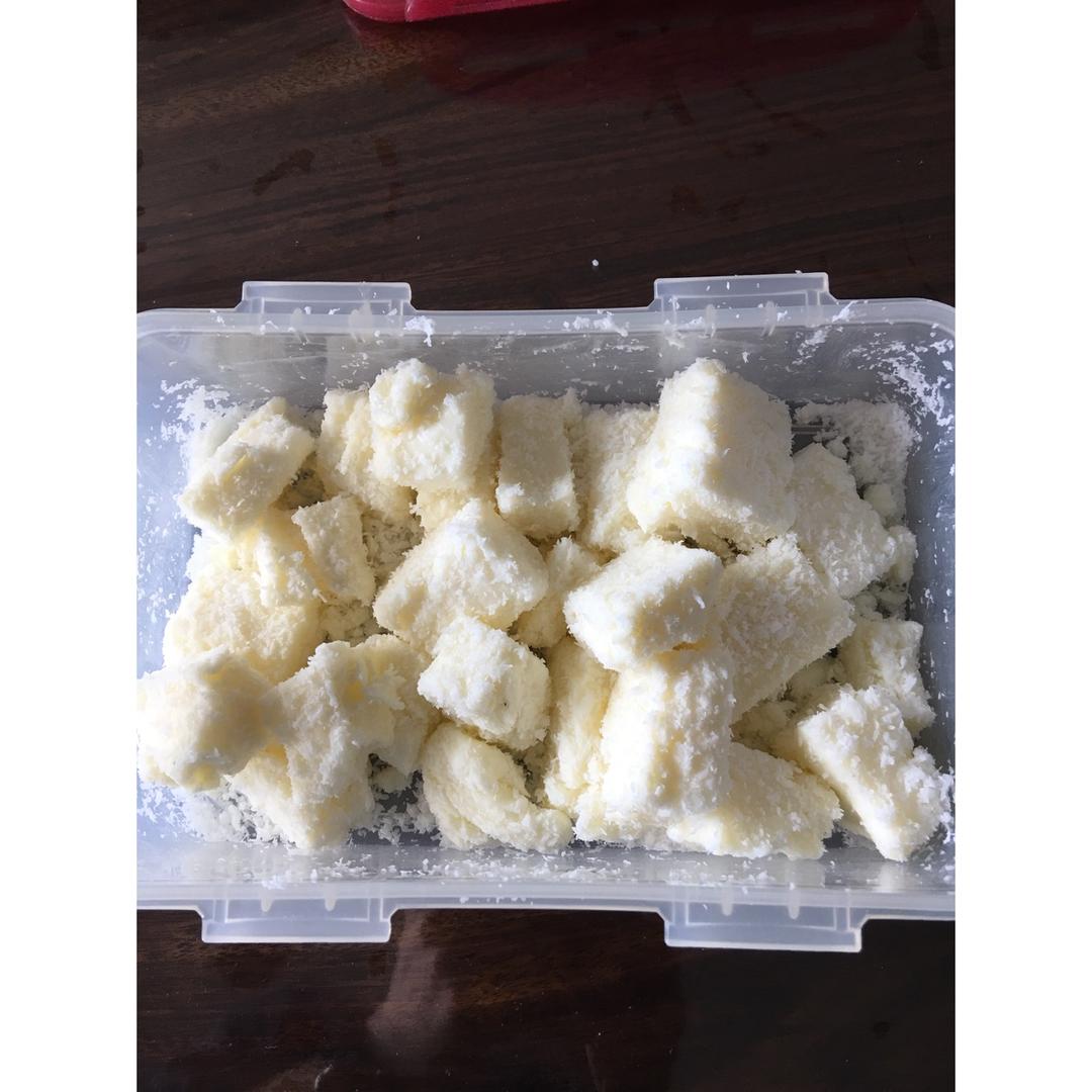 完胜85度C牛奶椰丝小方