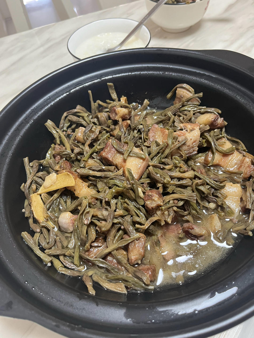 五花肉炖干豆角