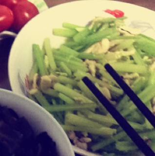 芹菜鸡丝