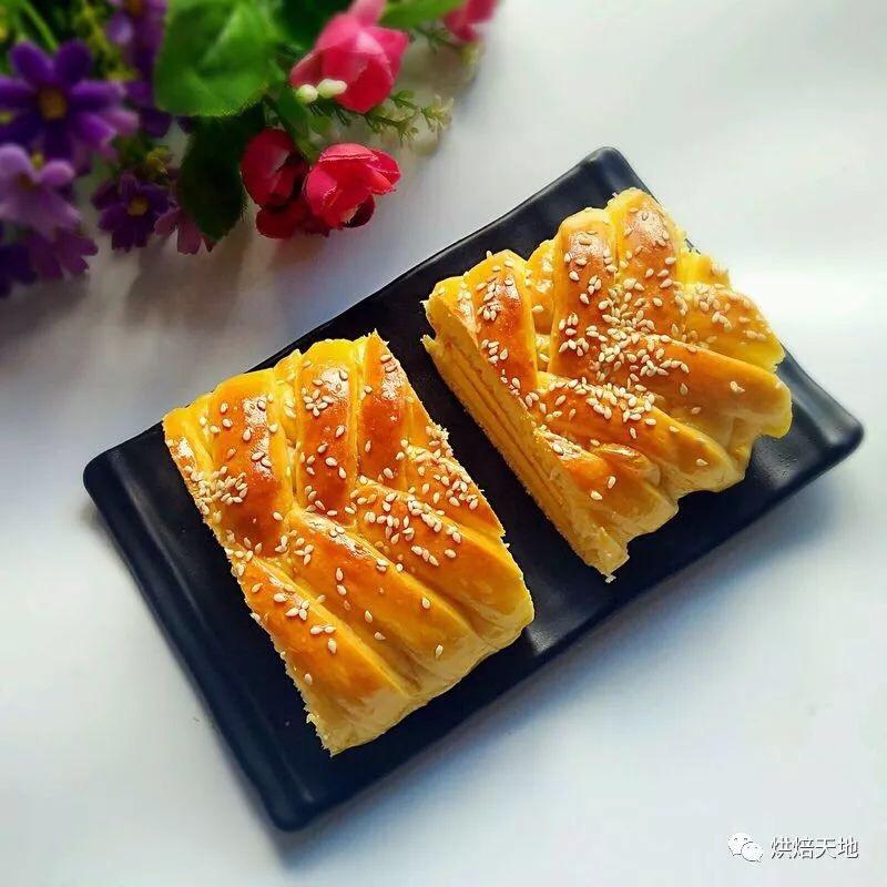 蛋糕夹心面包（转自烘培天地）的做法