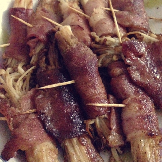 香煎培根金针菇卷