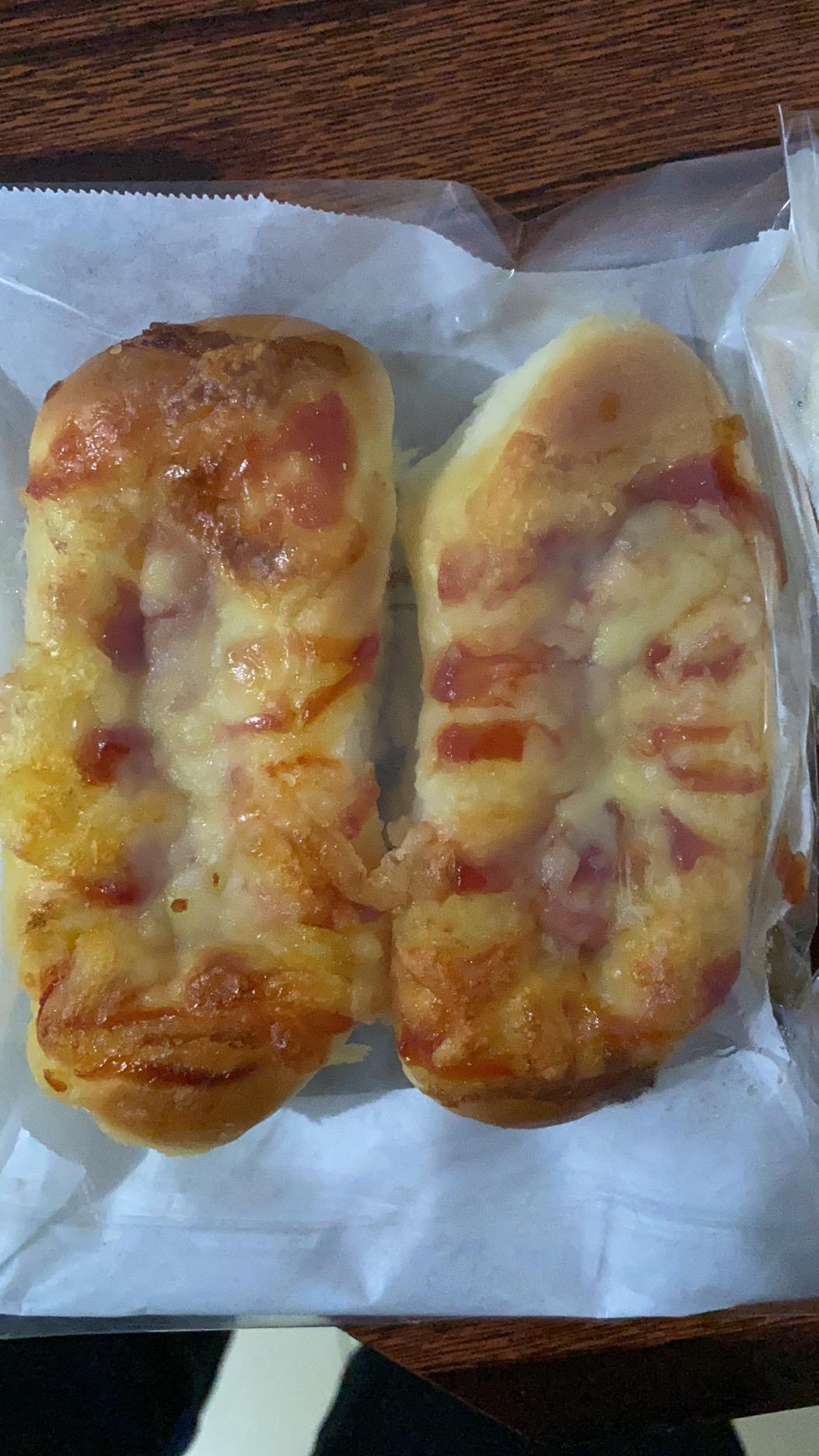 一个面团撑起一家店的台式面包—香肠面包