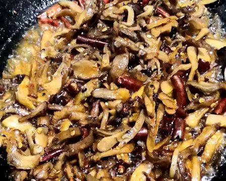 油炸香菇脚