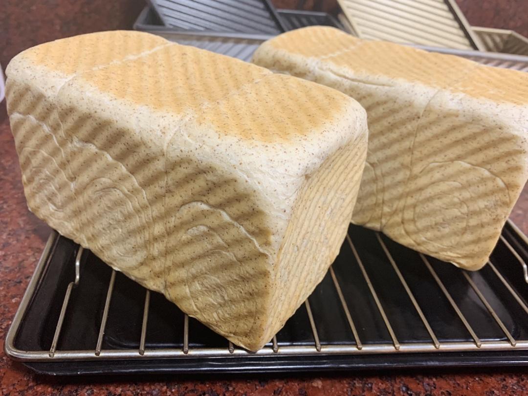 【健康烘培】超低卡黑全麦吐司