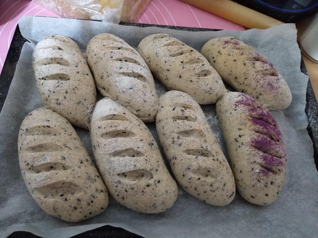黑芝麻咸棍面包
