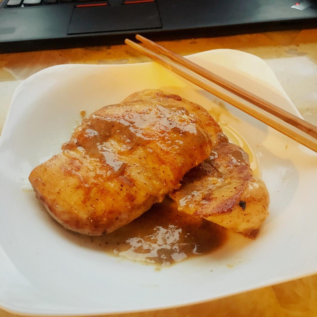 健身厨男版：香煎滑嫩鸡胸肉，全网最流行的鸡胸吃法！