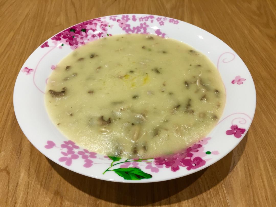 奶油蘑菇鸡茸汤