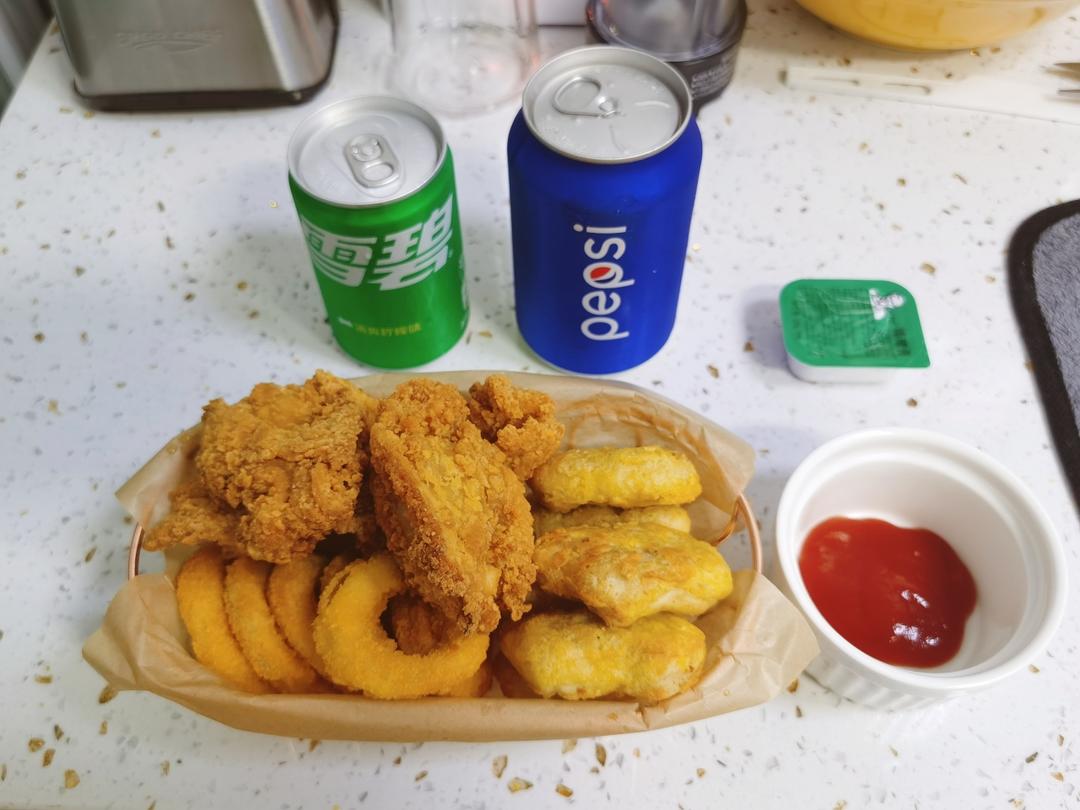 炸物拼盘：炸薯角+辣翅根
