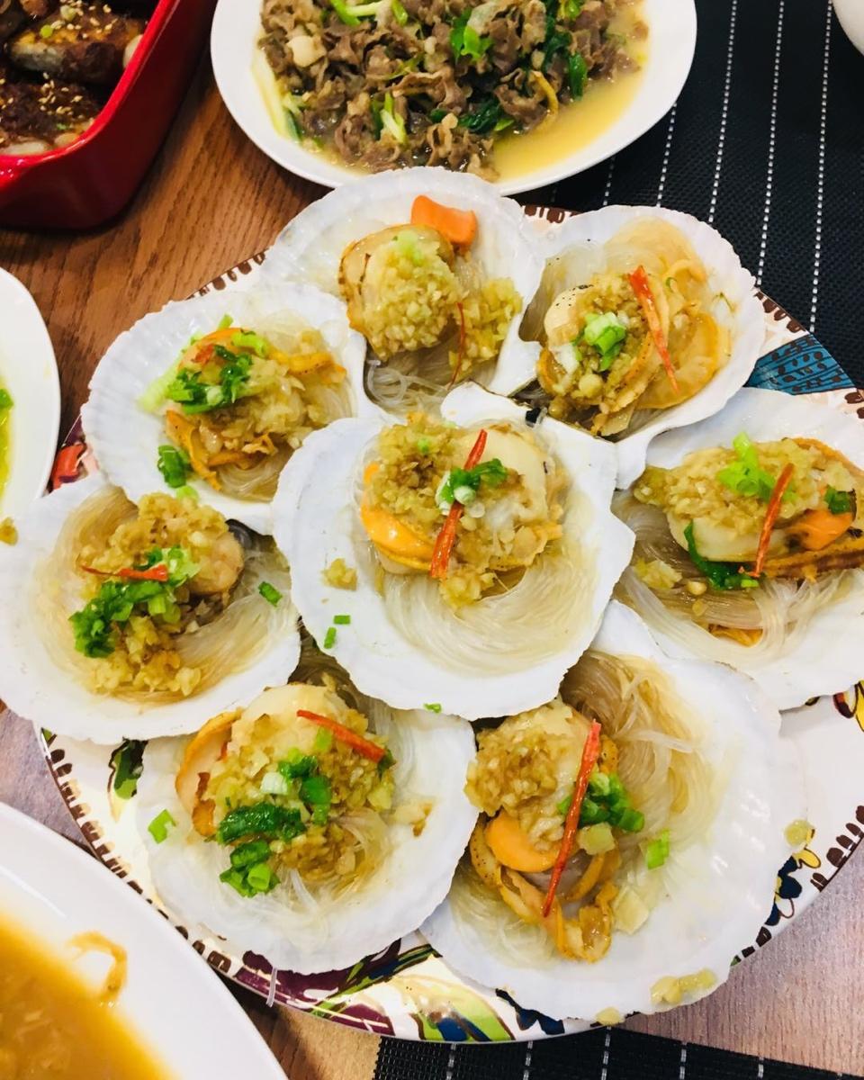 client做的蒜蓉粉丝蒸扇贝