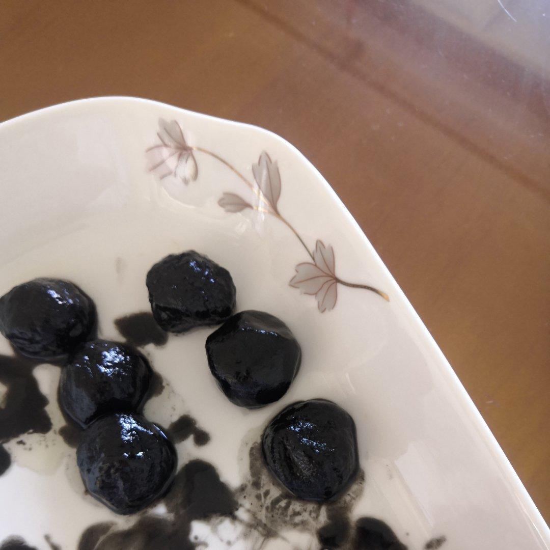 可以当小零食的九蒸九晒黑芝麻丸