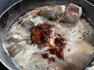 砂锅鱼头炖豆腐的做法 步骤5