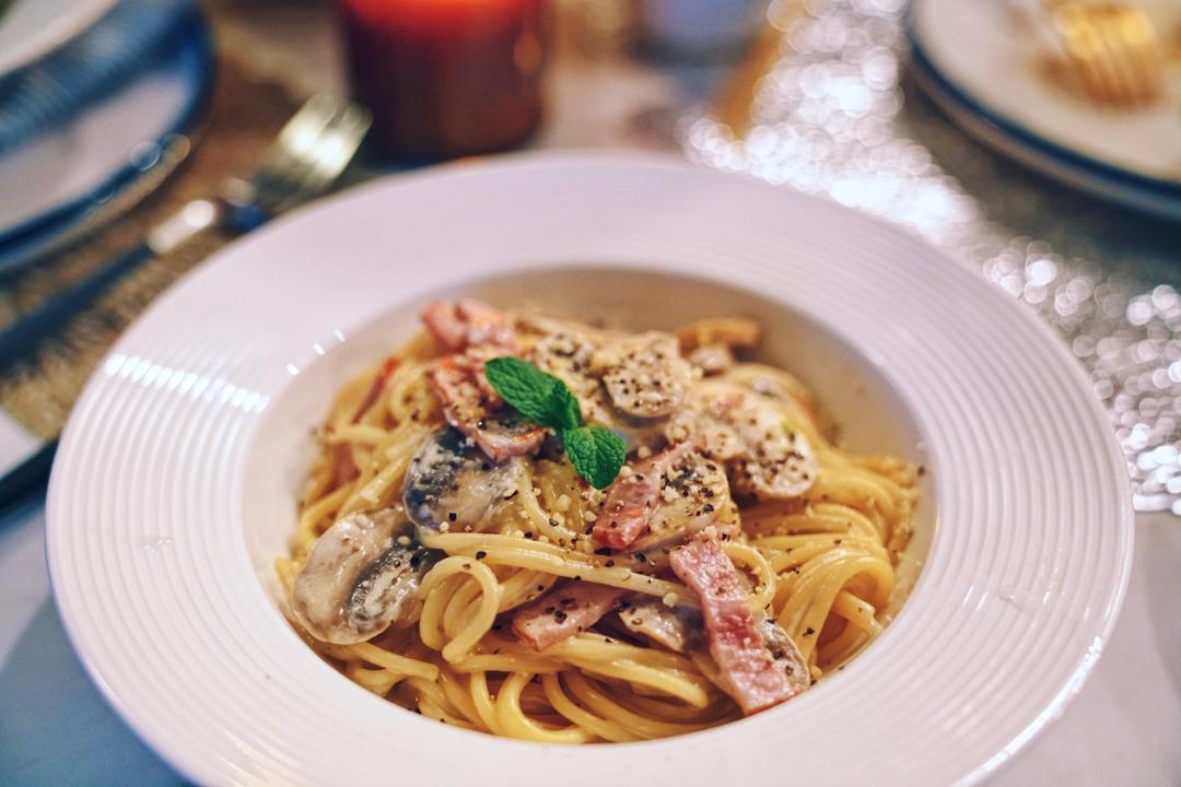 白蘑菇奶油培根意面