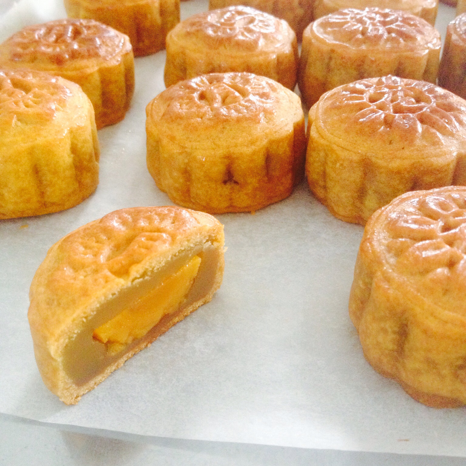 广式月饼——蛋黄莲蓉月饼