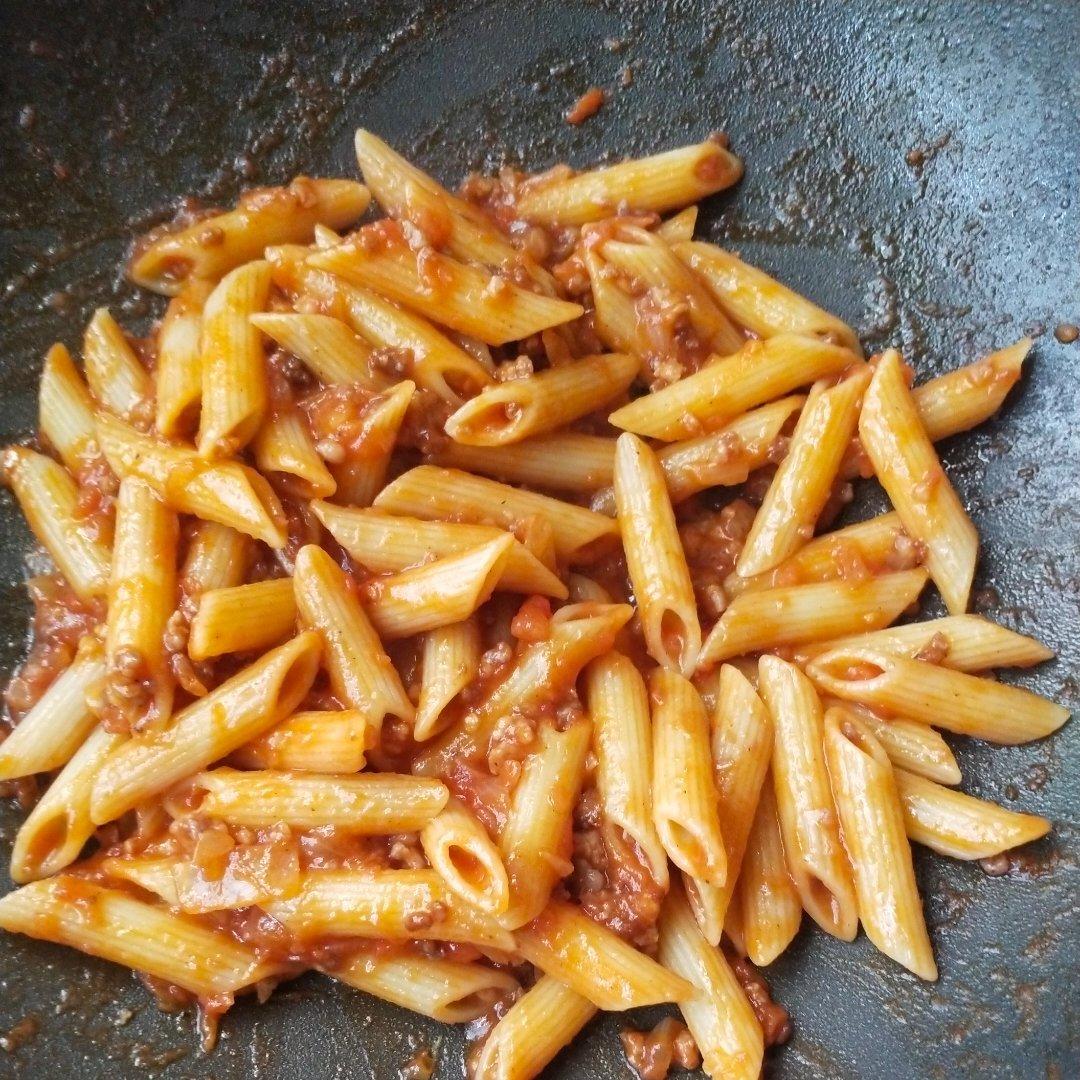 番茄肉酱意大利面