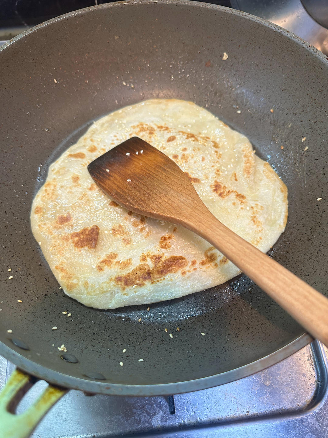 烙饼不硬的小窍门 掌握了你也能看出柔软多层凉了不硬的小油饼