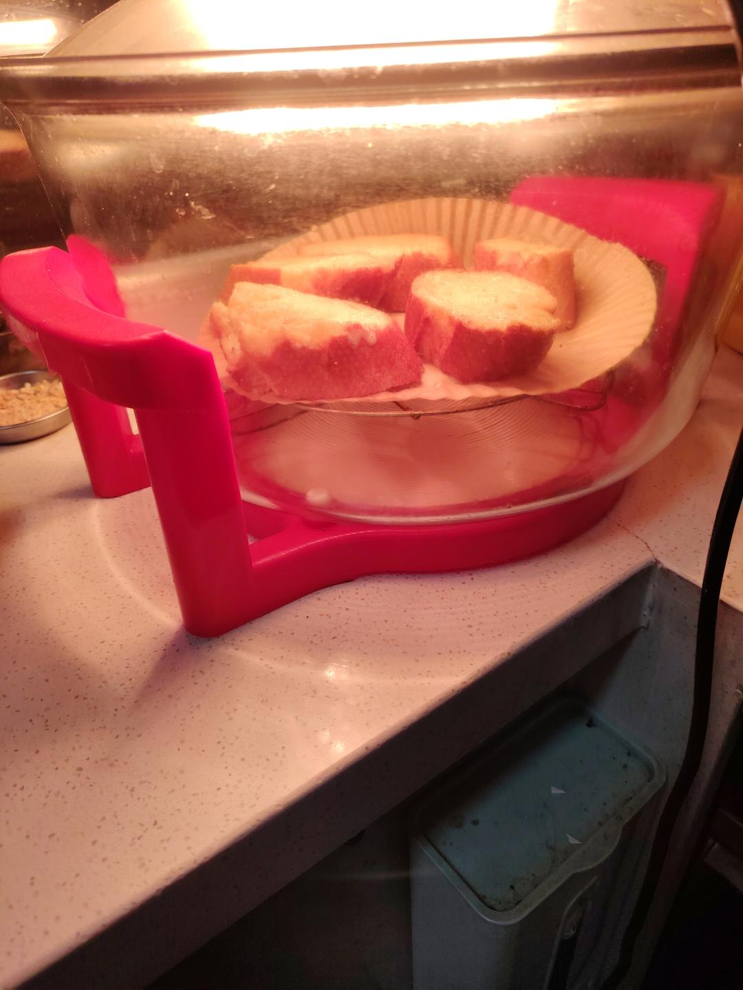 法棍的3种吃法（蒜香、蜂蜜、肉桂）