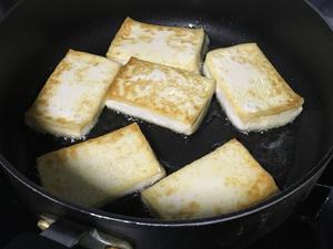 油煎豆腐蘸着吃的做法 步骤1
