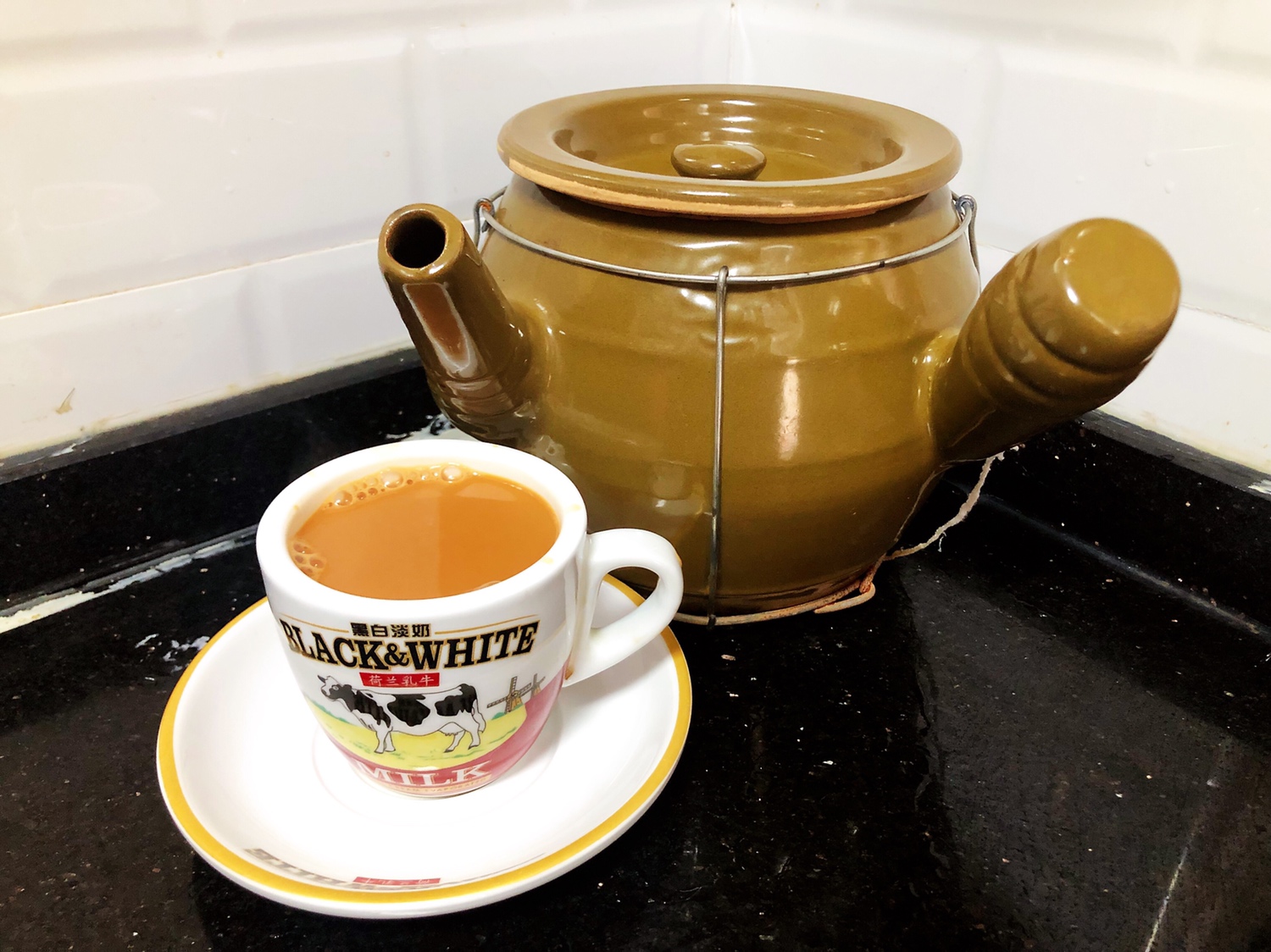 家庭版瓦煲奶茶的做法