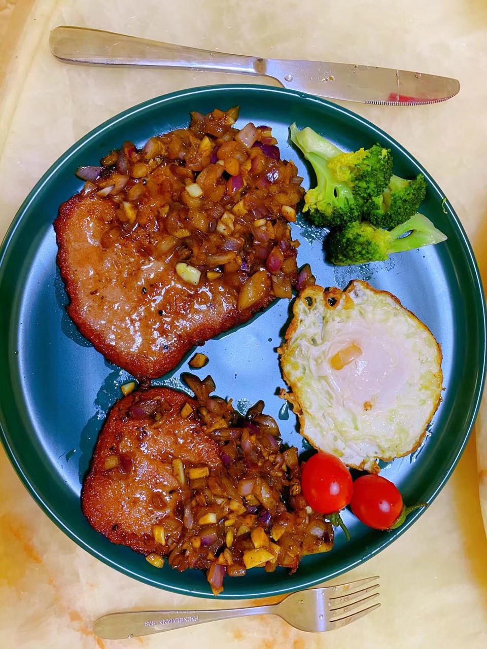 黑椒牛排（配酱汁做法）