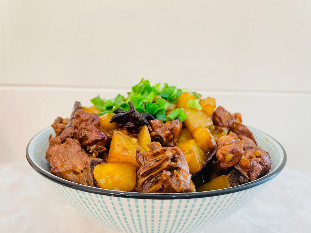 土豆烧鸡（非常下饭哦~）