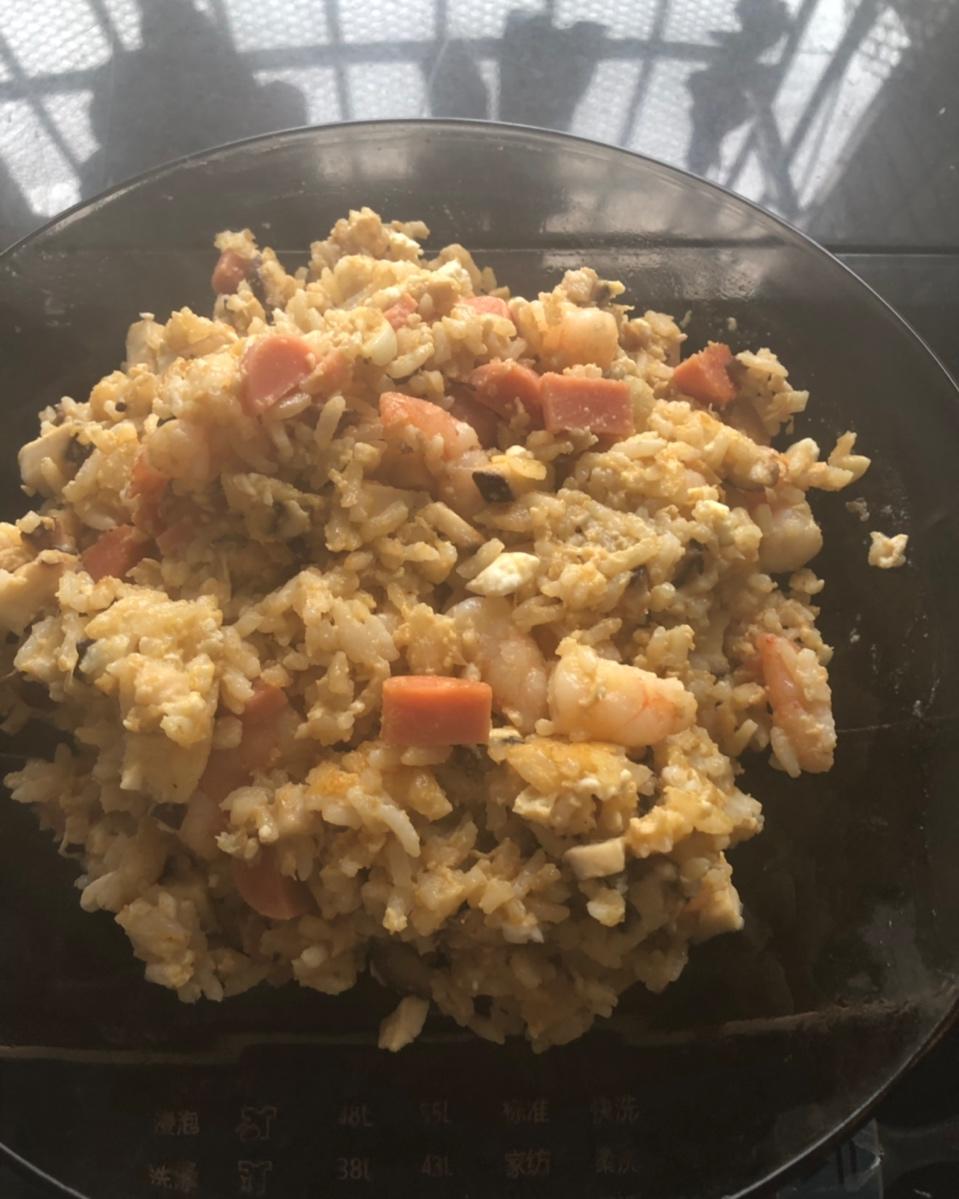 好吃到爆的虾油虾仁咸蛋炒饭