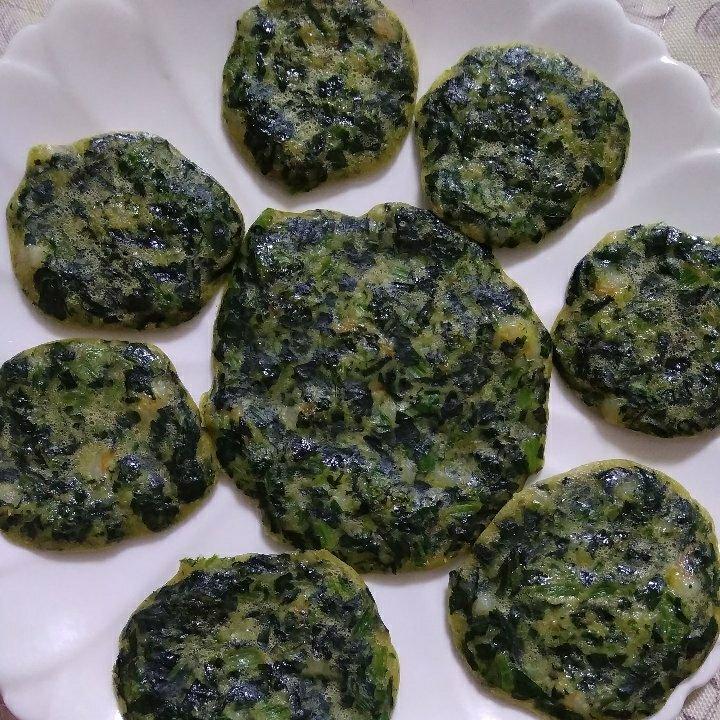 菠菜虾仁饼(可当一岁宝宝辅食)