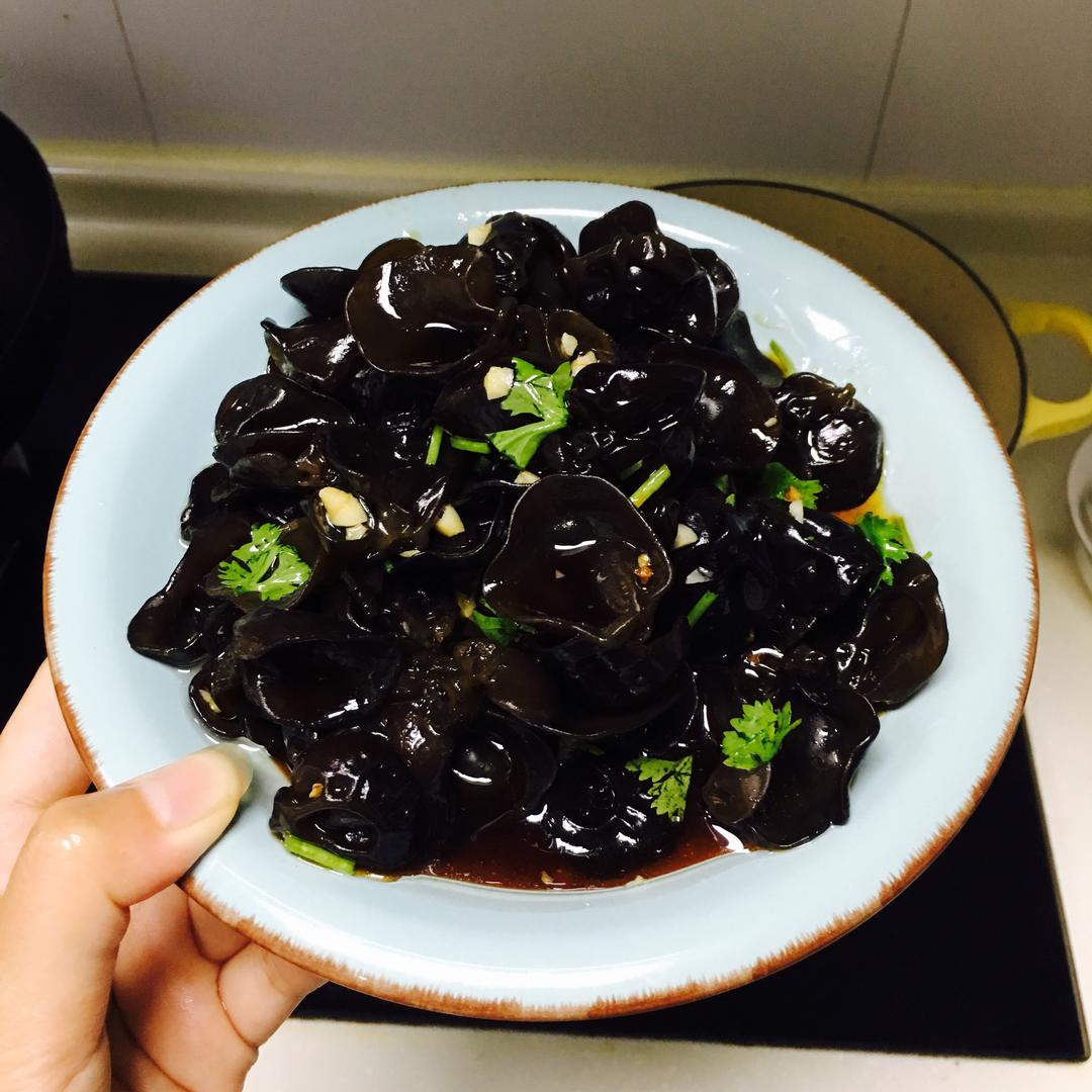 凉拌黑木耳的做法