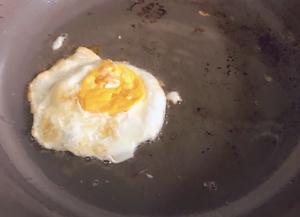 辣椒炒荷包蛋的做法 步骤1