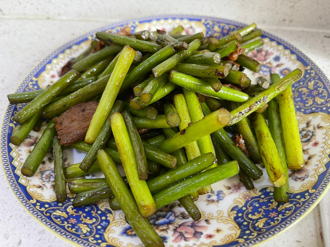 简单易做的下饭菜－蒜苔炒肉