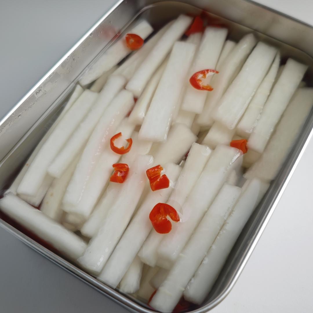 腌萝卜，酸甜爽口