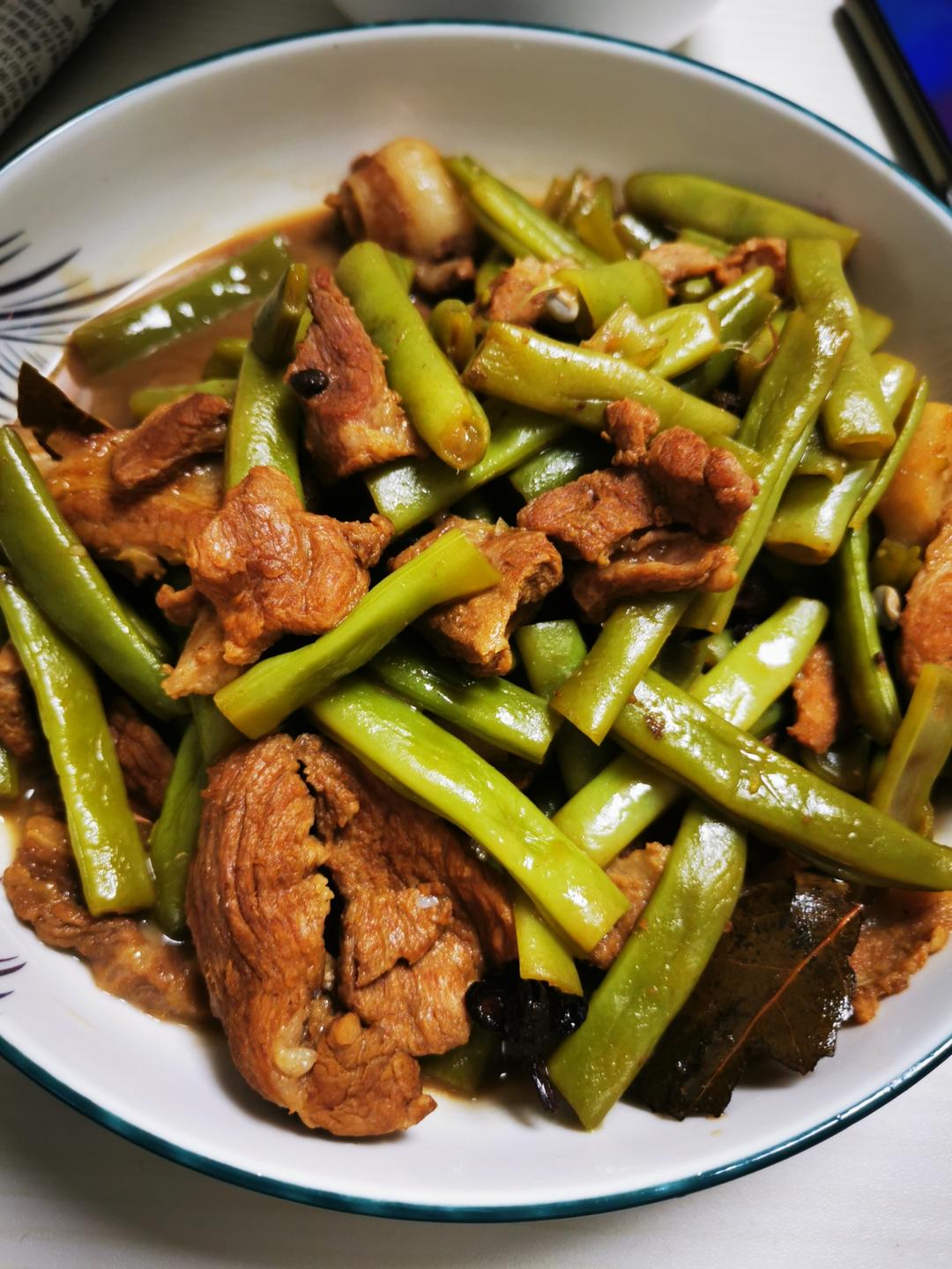 只需四步就可以吃到入口即化的豆角烧肉