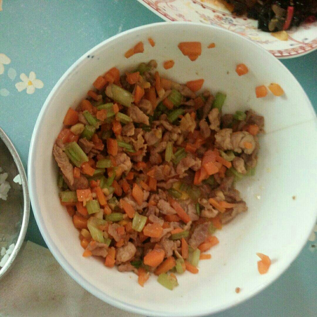 肉末香芹萝卜丁