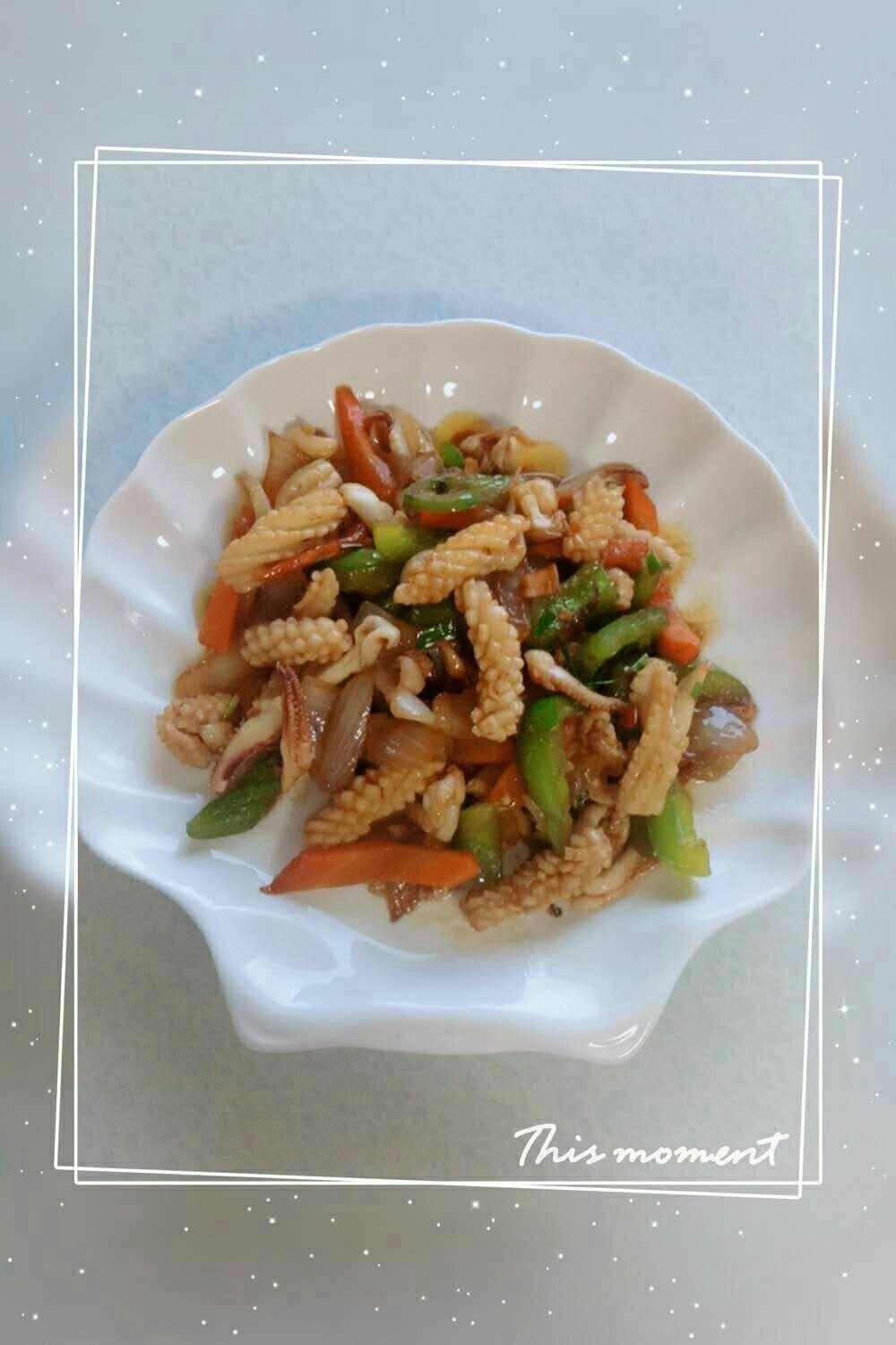 鱿鱼卷爆炒洋葱青辣椒