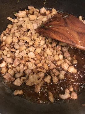 榛蘑焖饭的做法 步骤6