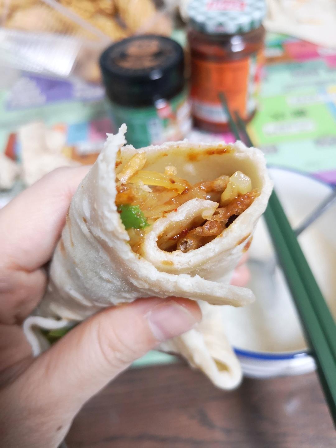 缤纷土豆丝卷饼（内附饼皮超详细做法，口感绝不会让你失望，成功率超高～）