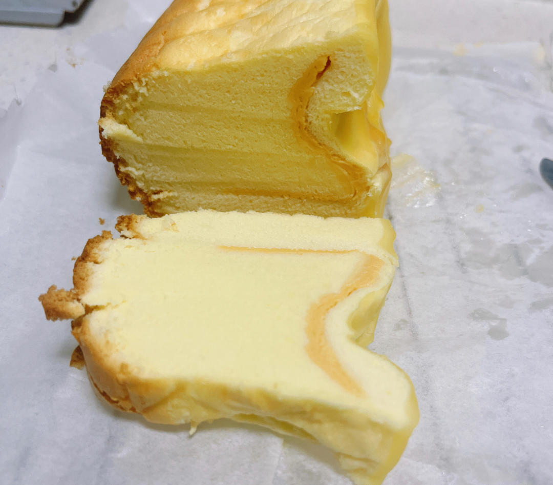 堪比柯基屁股
爆浆芝士🧀古早蛋糕