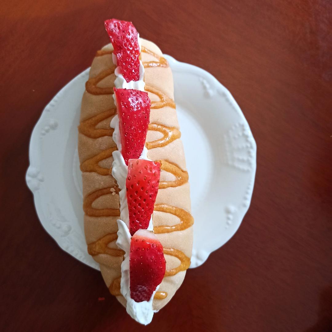 草莓奶露维也纳【毛毛虫面包】