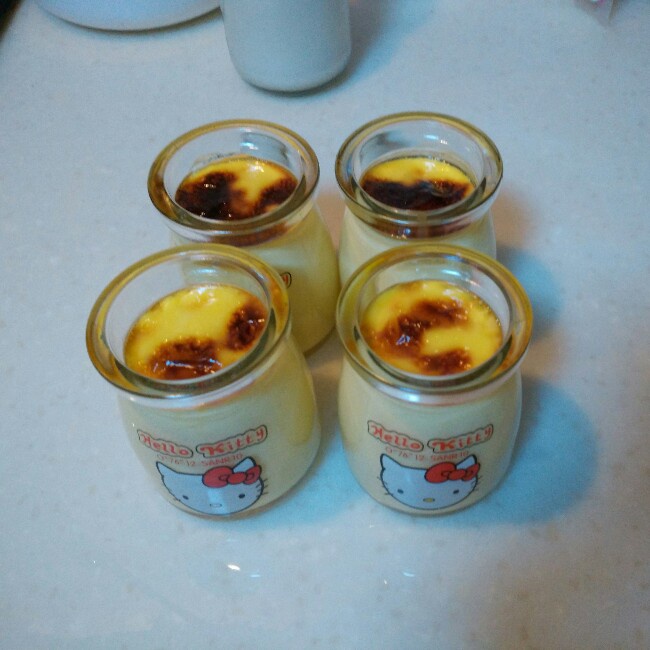 Crèmebrulée。法式烤布雷。焦糖布丁。