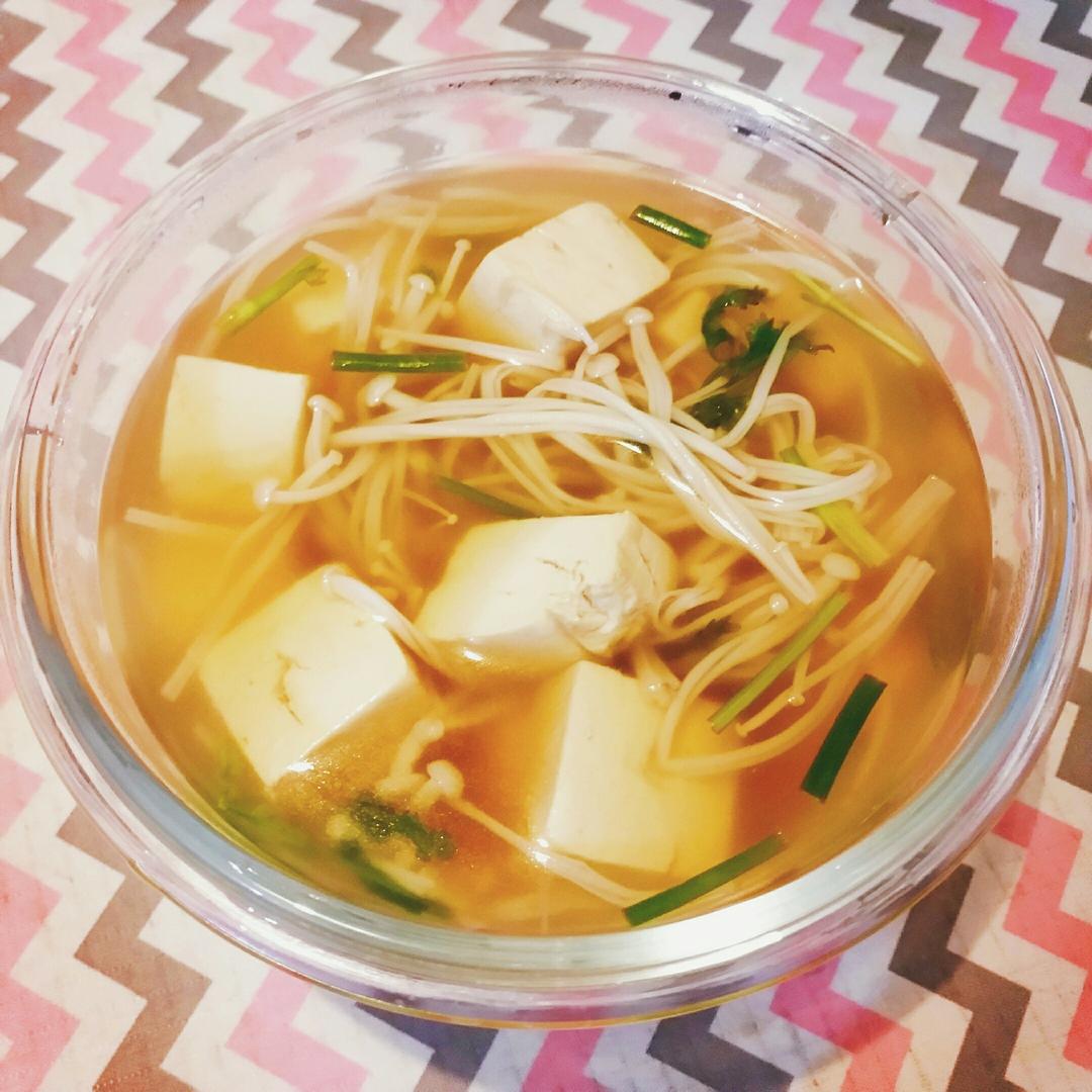 豆腐金针菇汤