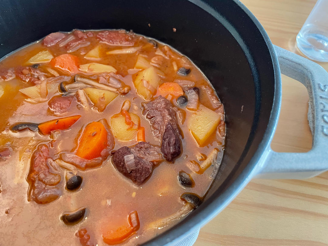 番茄红酒炖牛肉（铸铁锅版）