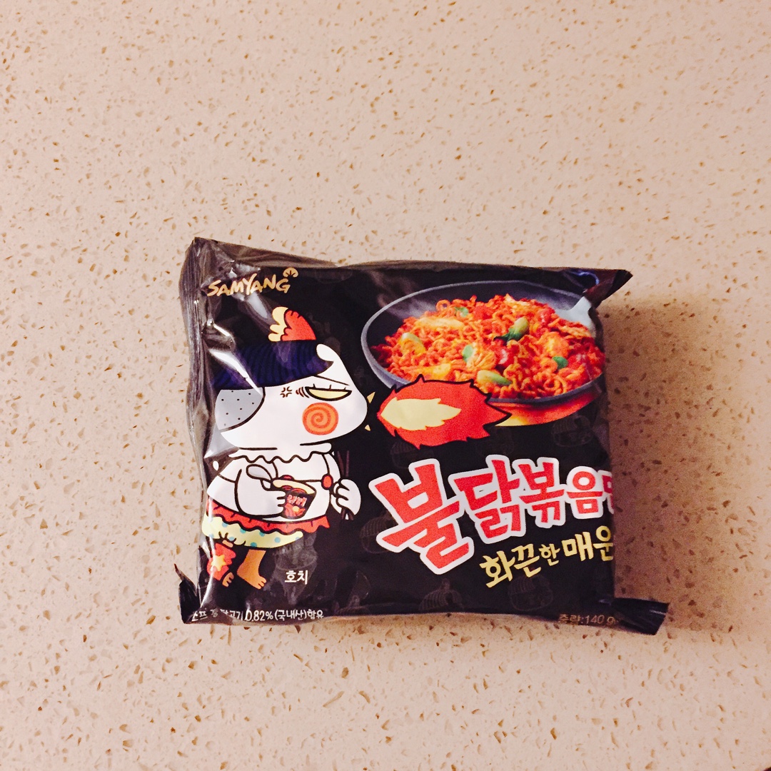 朋友圈超火的韩国三养火鸡面