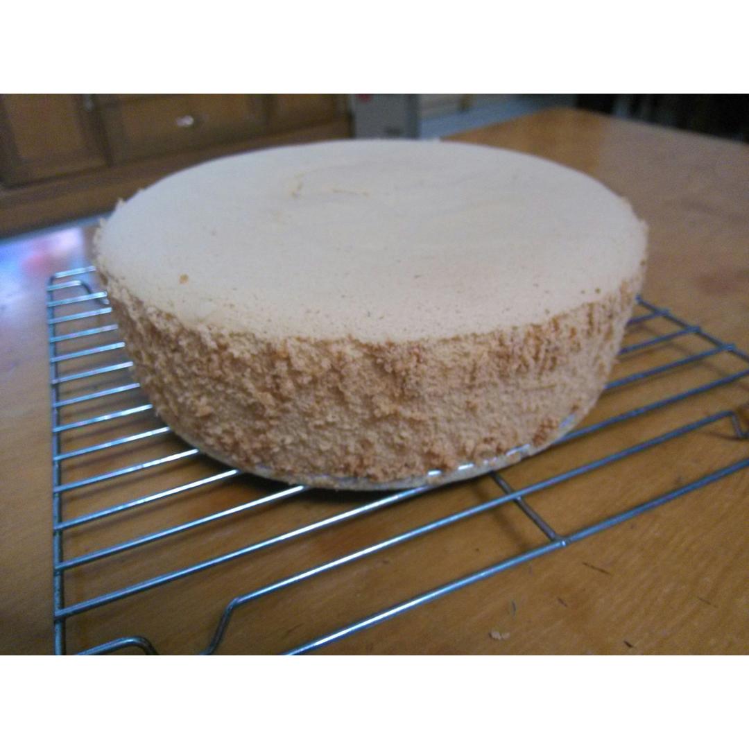 超简单完美戚风蛋糕（6寸2蛋）附打发、翻拌、脱模视频