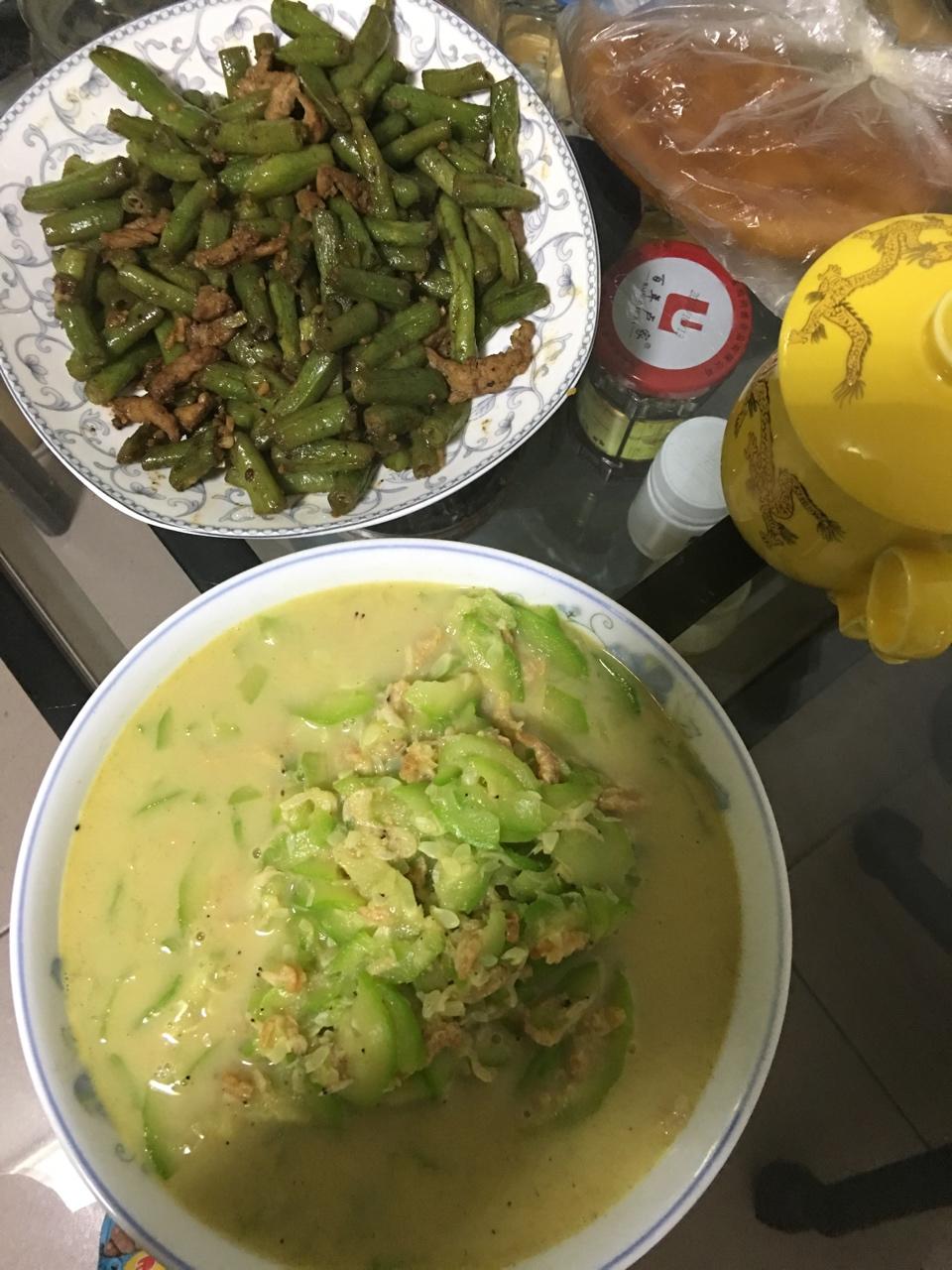 66小姐的清炒葫芦with虾皮