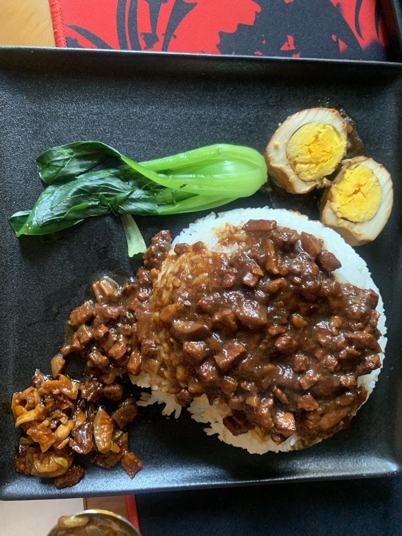 洋葱酥卤肉饭