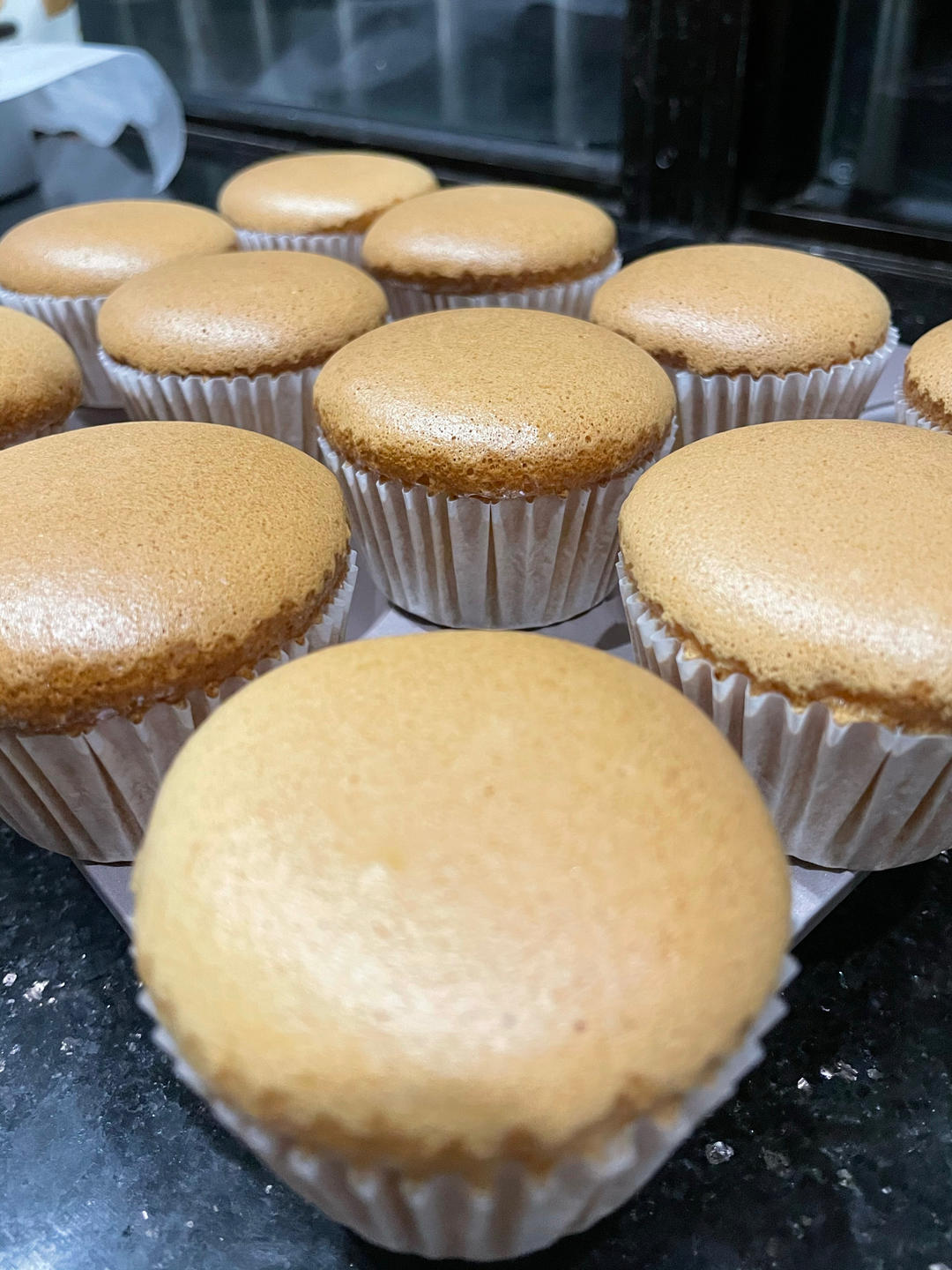 不开裂不回缩的纸杯小蛋糕