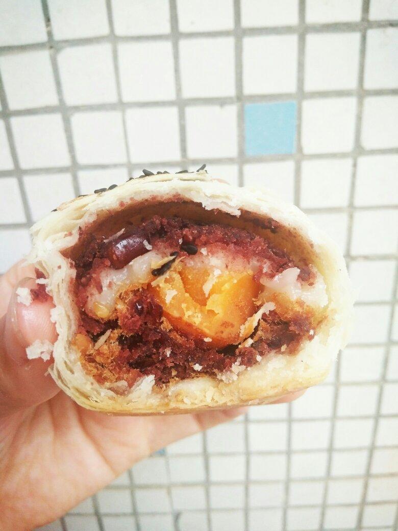 sl02做的馅中馅蛋黄酥